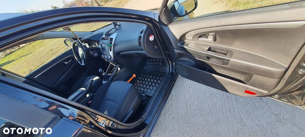 Kia Ceed 1.4 CVVT Attract - 4