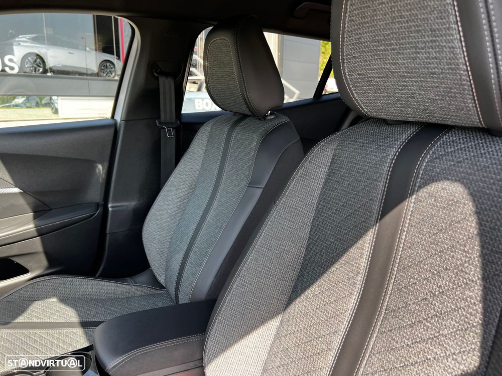 Peugeot 2008 1.2 Hybrid Allure e-DCS6 - 10