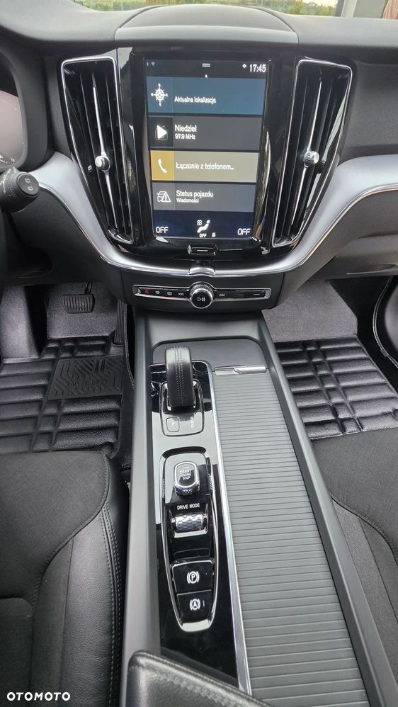 Volvo XC 60 B4 D AWD Momentum Pro - 28