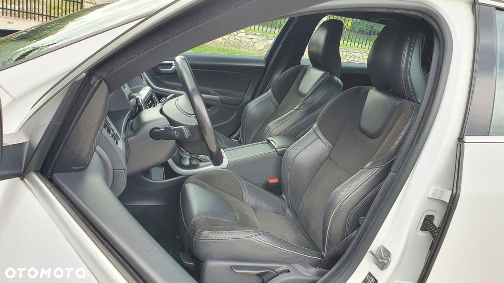 Volvo V60 D4 Geartronic R-Design - 7