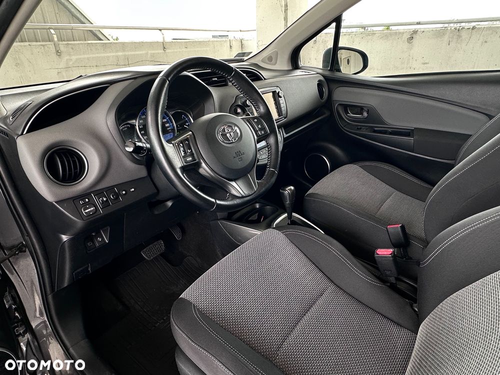 Toyota Yaris Hybrid 100 Premium EU6 - 15