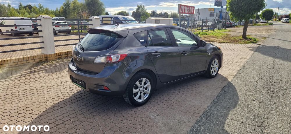 Mazda 3 - 5
