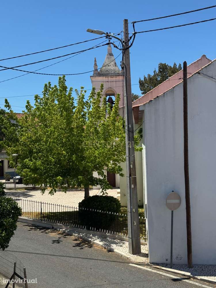 Moradia para remodelação em Tremês (Santarém) - Grande imagem: 2/23