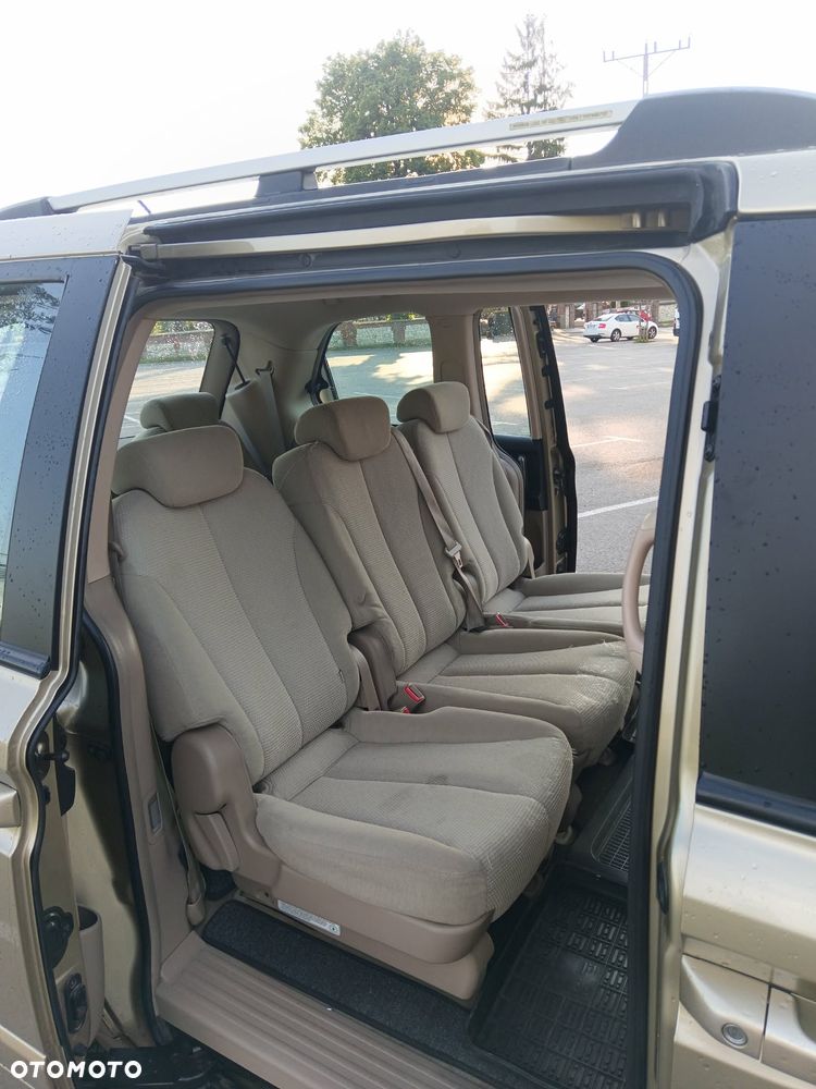 Kia Carnival - 8