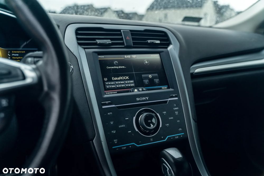 Ford Fusion 2.0 EcoBoost Titanium - 19