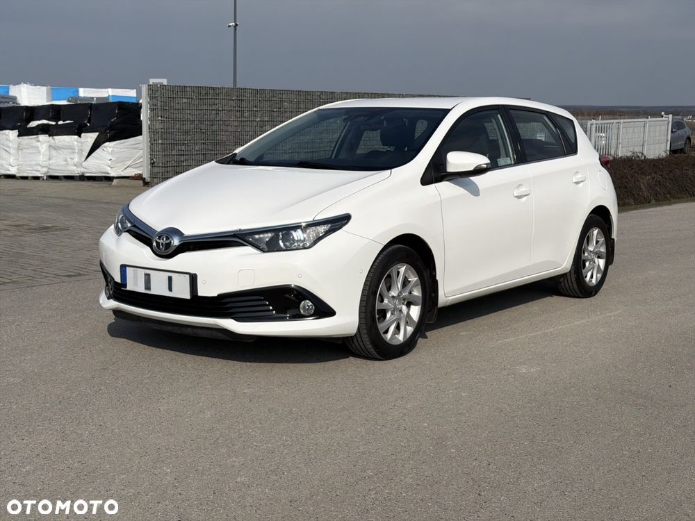 Toyota Auris 1.6 Premium - 1