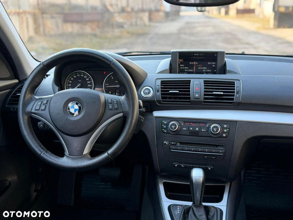 BMW Seria 1 123d DPF Edition Sport - 23