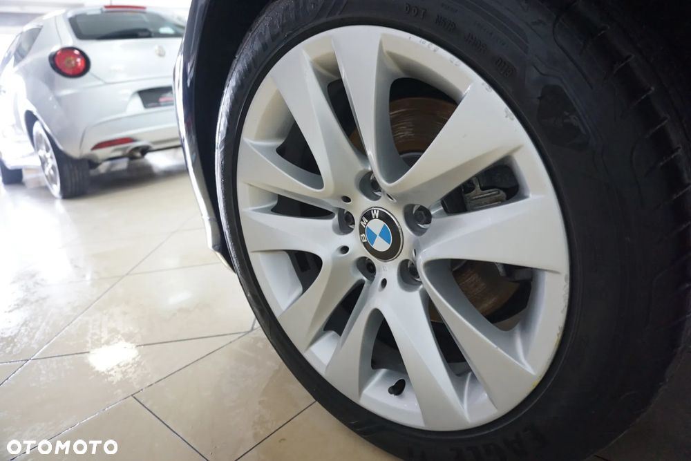 BMW Seria 3 320d xDrive - 13