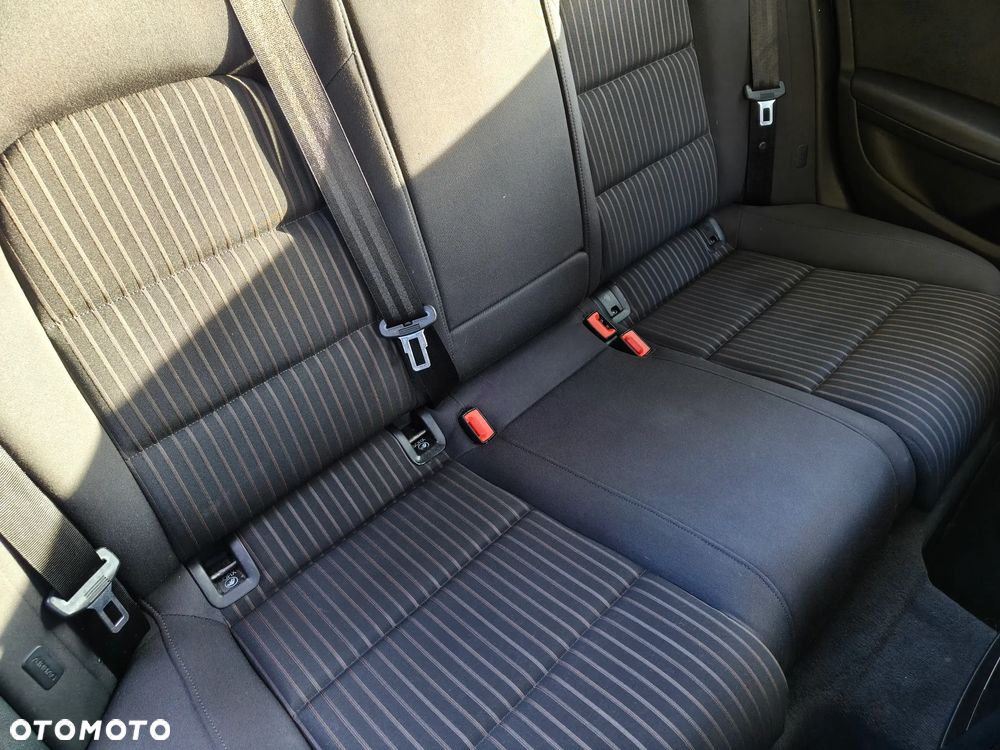 Audi A4 Avant 2.0 TDI ultra DPF Ambiente - 19