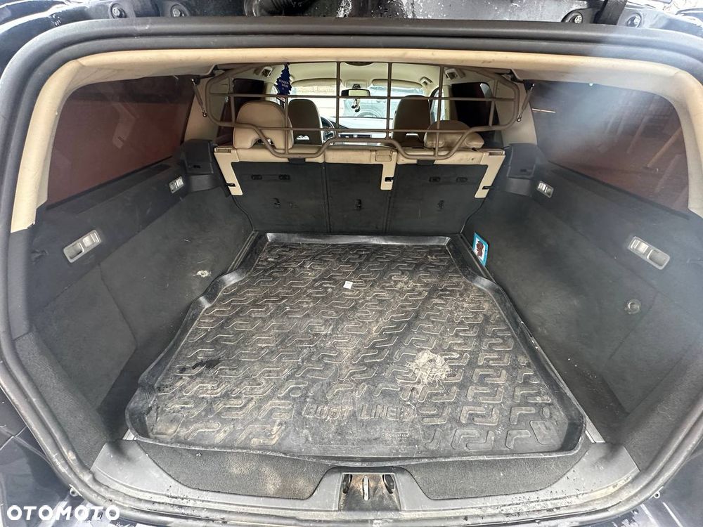 Volvo V70 D5 Ocean Race - 11