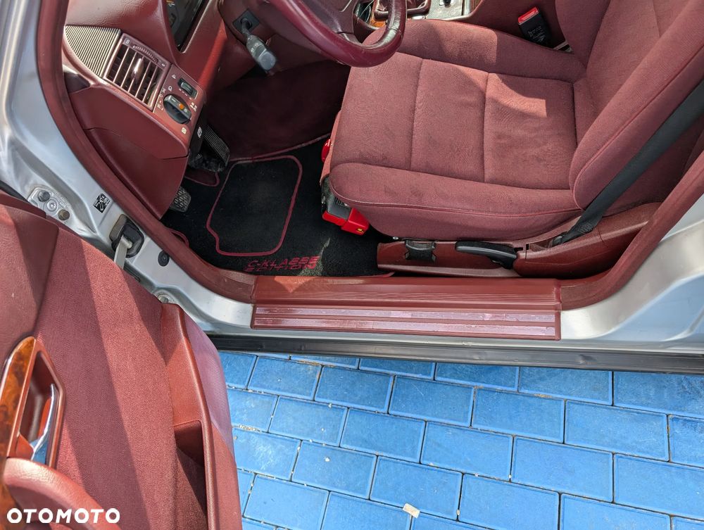 Mercedes-Benz Klasa C 200 T Elegance - 15