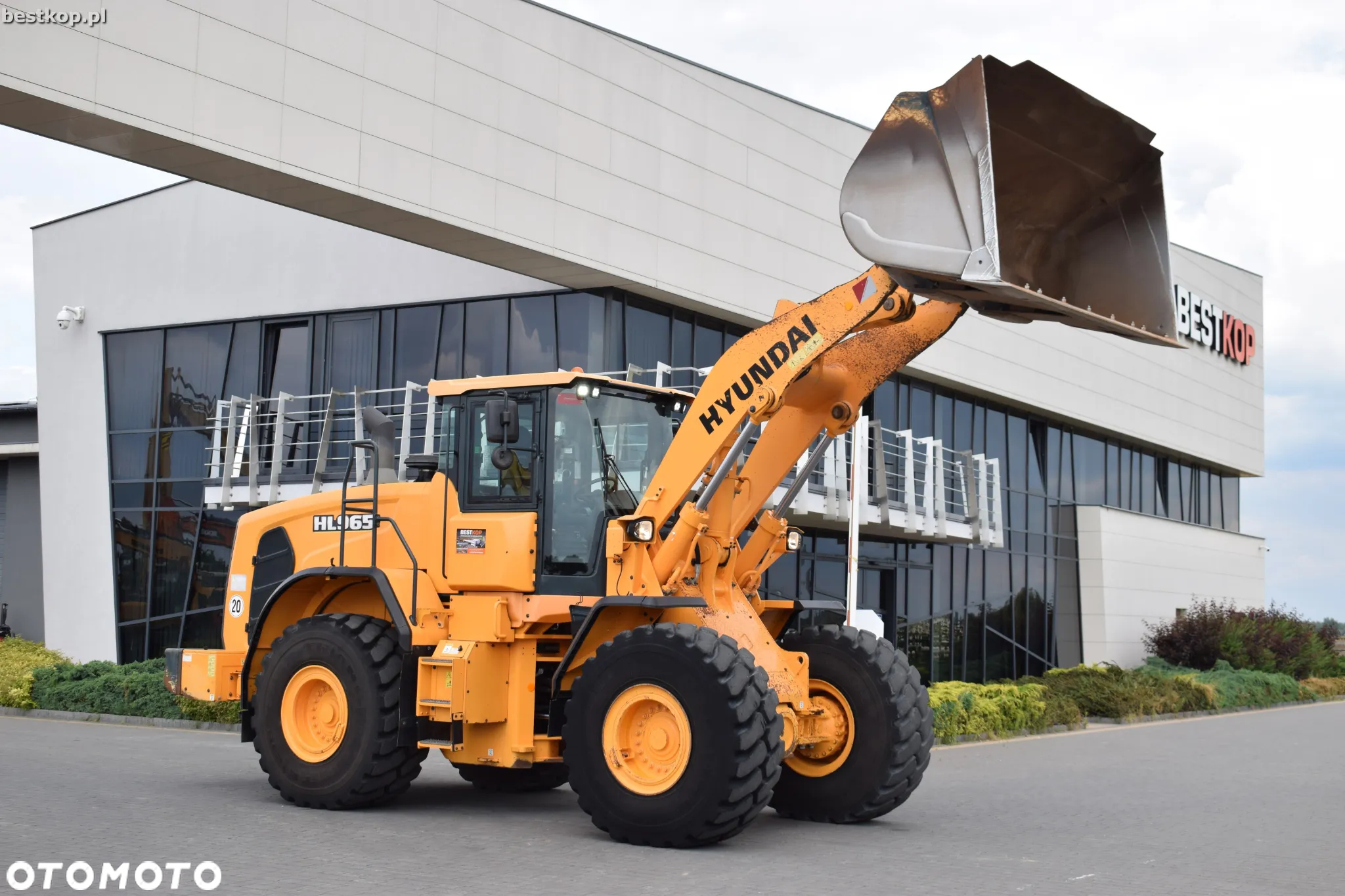 Hyundai HL965 - 17