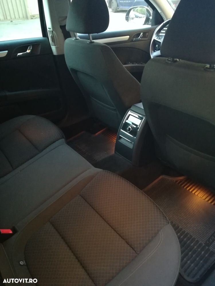 Skoda Superb 2.0 TDI Elegance - 4