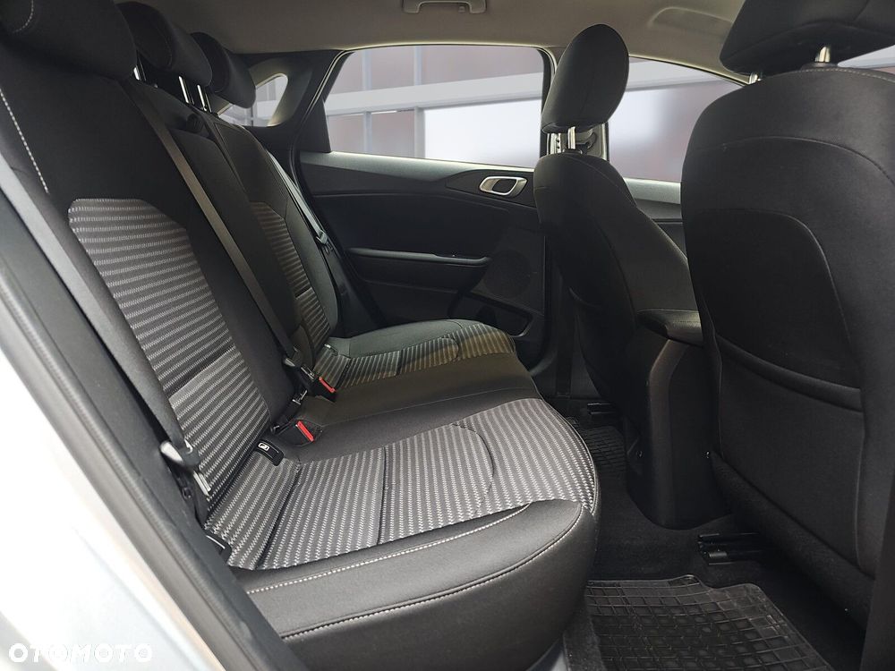 Kia Ceed 1.5 T-GDI M - 12