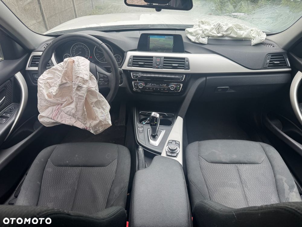 BMW Seria 3 318d Sport Line - 10