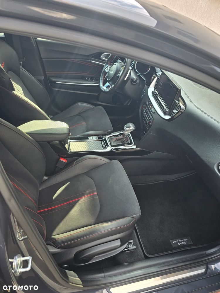 Kia ProCeed - 16