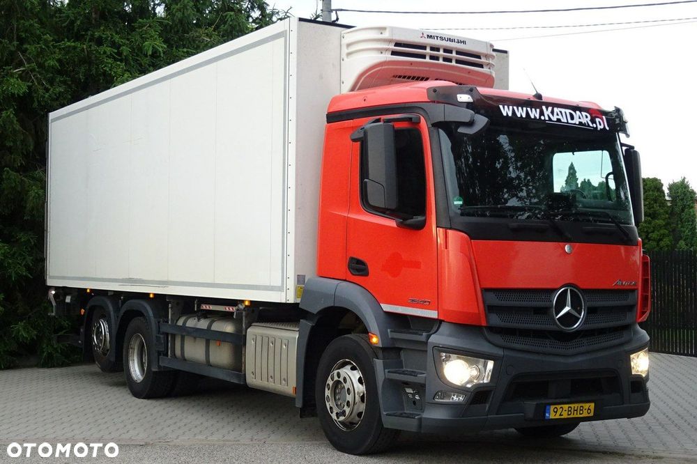 Mercedes-Benz Antos 2840 sypialna euro 6 kontener chłodnia 18 palet 3 osie - 27