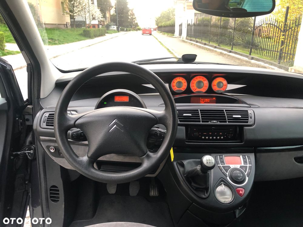 Citroën C8 2.0 16V Style - 25