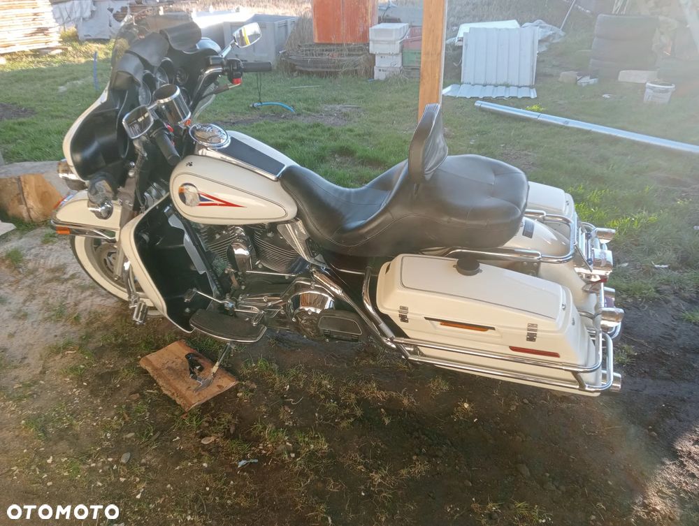 Harley-Davidson FLHT Electra Glide Standard - 19