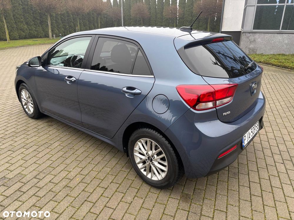 Kia Rio 1.2 Business Line - 10