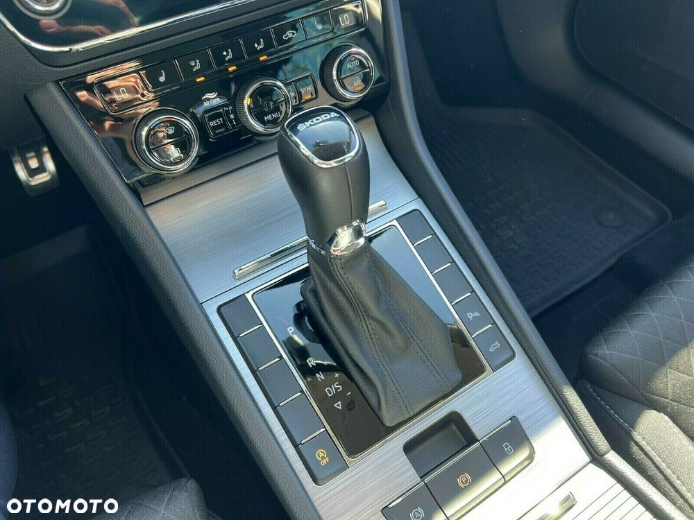 Skoda Superb 1.5 TSI Ambition DSG - 23