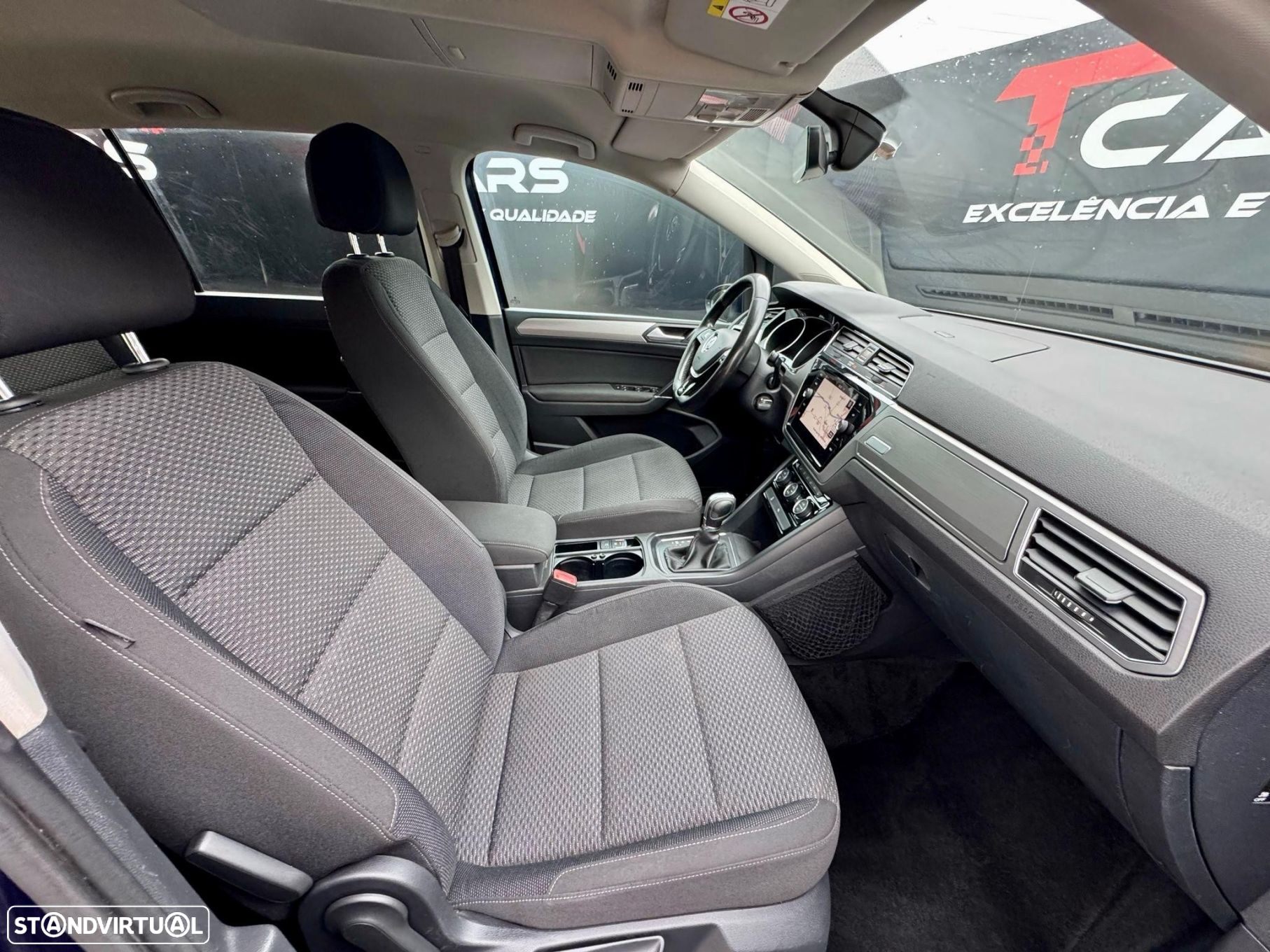 VW Touran 1.6 TDI Highline DSG - 21