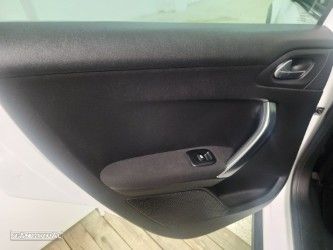 Peugeot 2008 1.2 PureTech Allure - 31