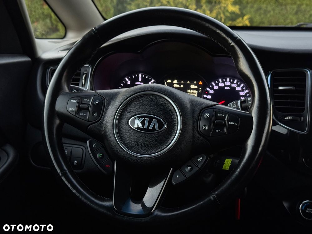 Kia Carens 1.7 CRDi 136 Fifa World Cup Edition - 36
