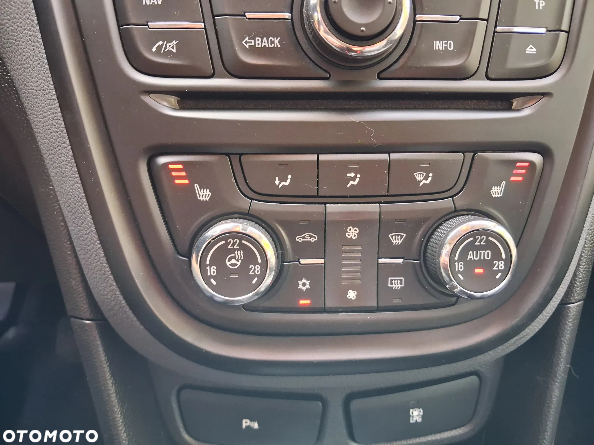 Opel Mokka 1.4 T Cosmo S&S - 22