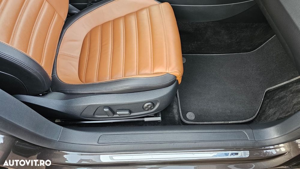 Volkswagen Passat CC 2.0 TDI BMT DSG 4Motion - 26