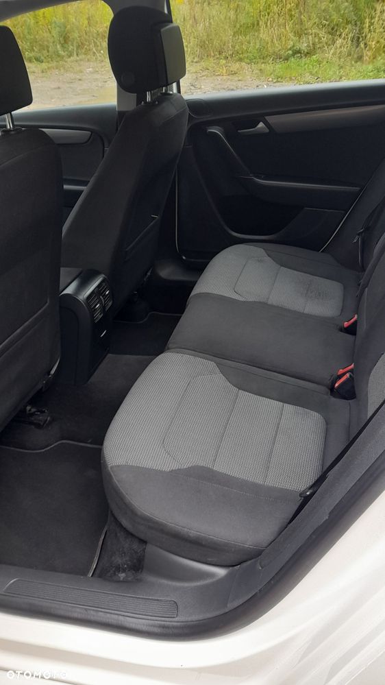 Volkswagen Passat - 7