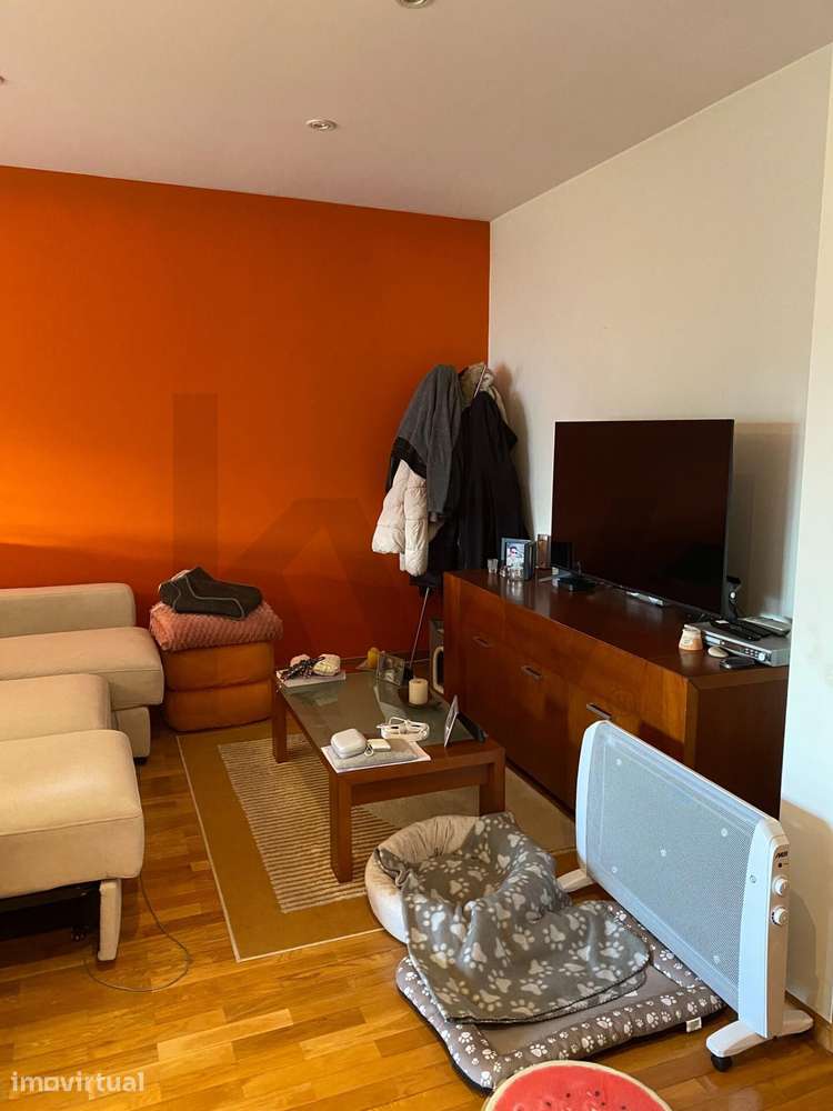 Apartamento T2 com Garagem | Rua Senhora do Porto, Ramalde – Porto - Grande imagem: 2/22