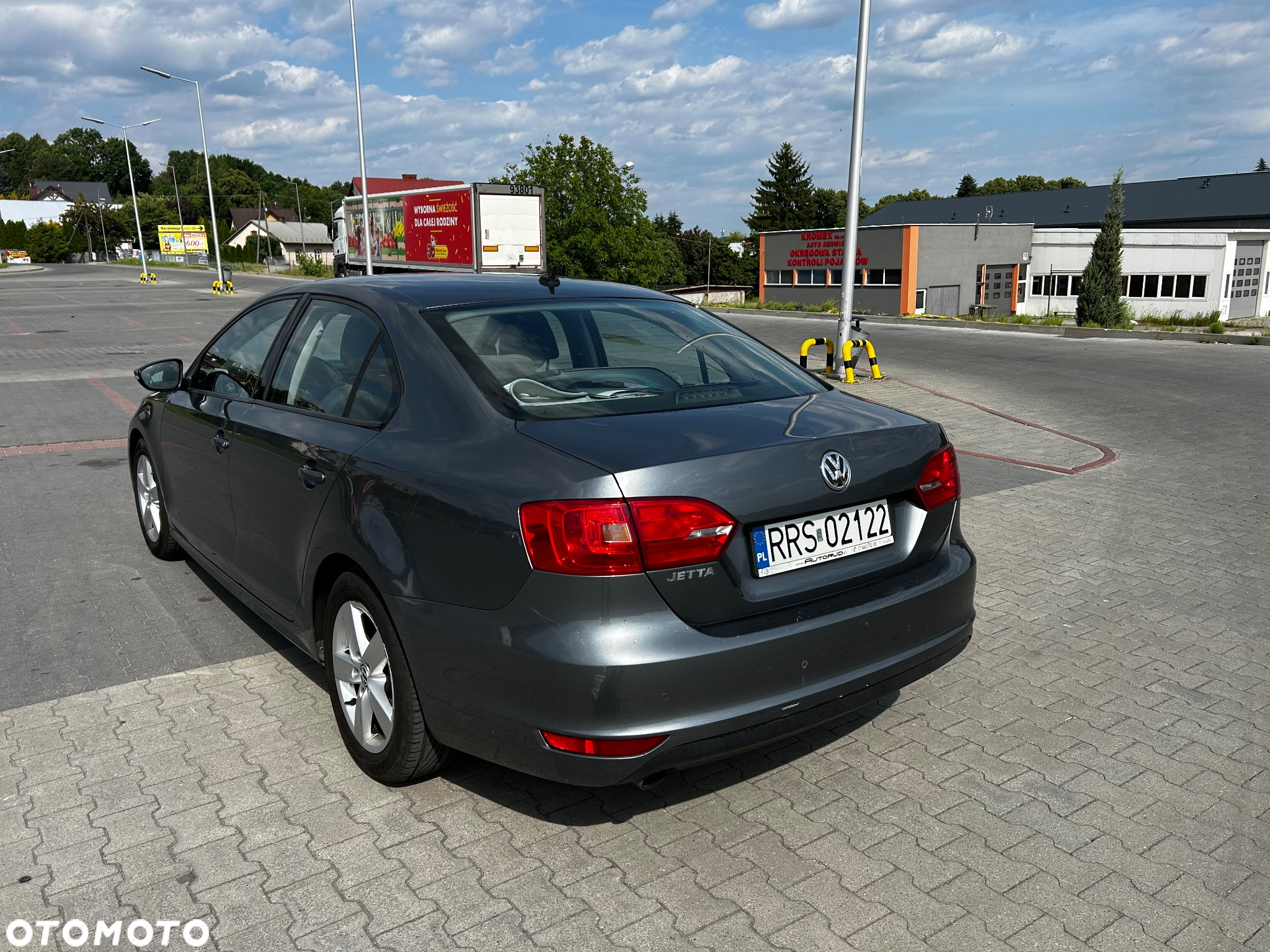Volkswagen Jetta - 2