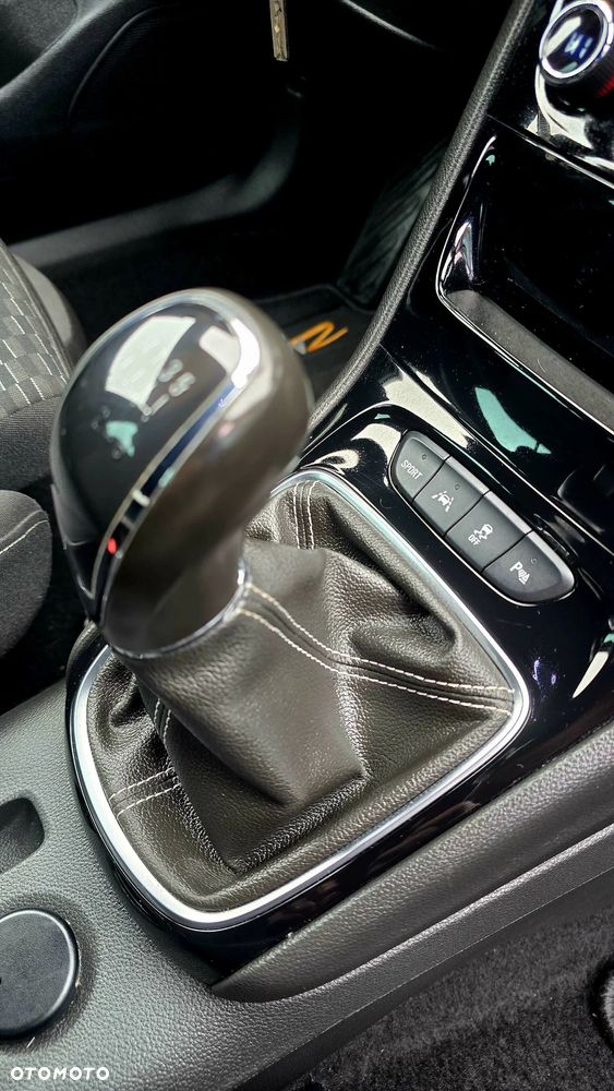 Opel Astra 1.4 T Dynamic - 12