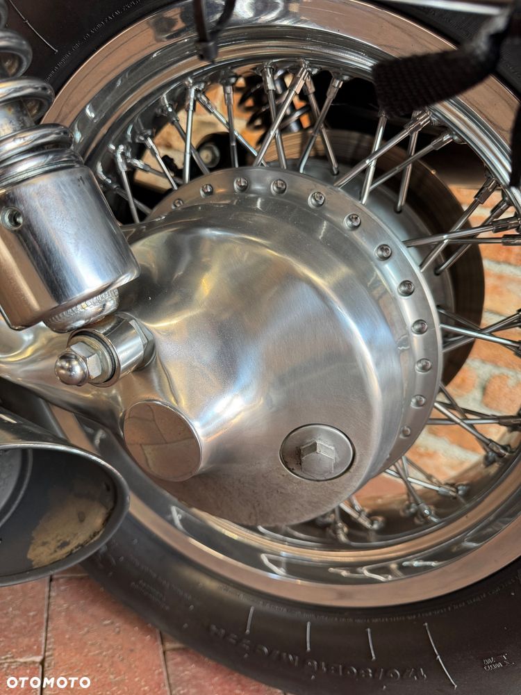 Suzuki Intruder - 12