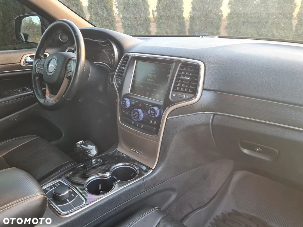Jeep Grand Cherokee - 21