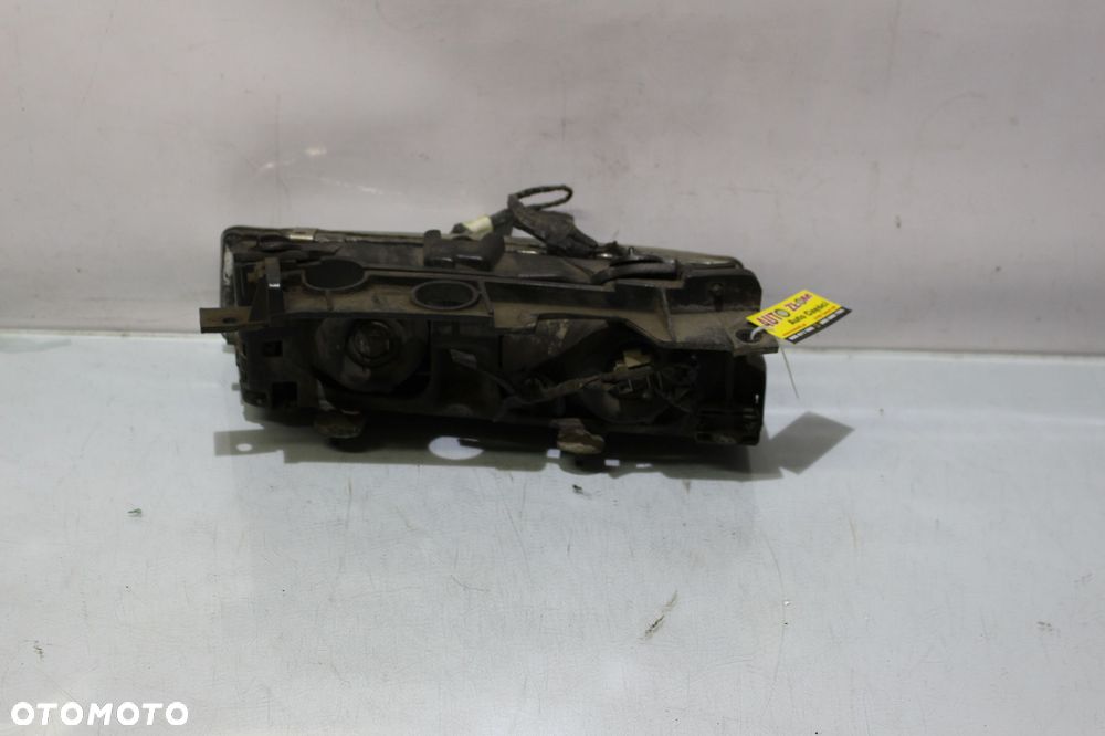 LAMPA PRAWA PRZEDNIA PRZÓD CHEVROLET LUMINA 16516400 - 1