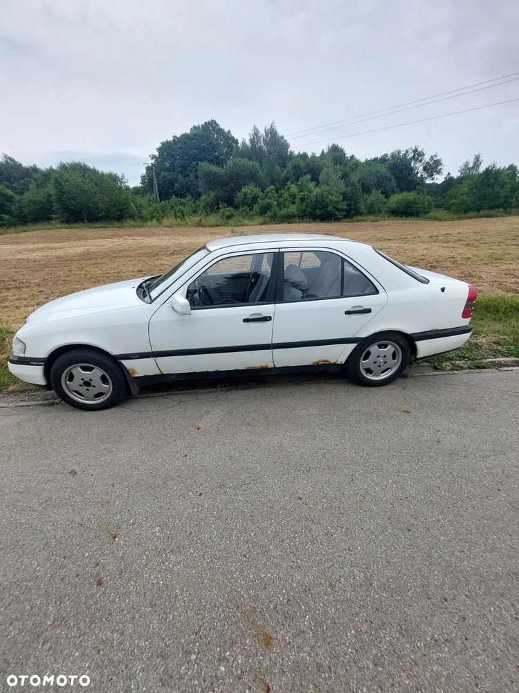 Mercedes-Benz Klasa C 180 Classic - 3