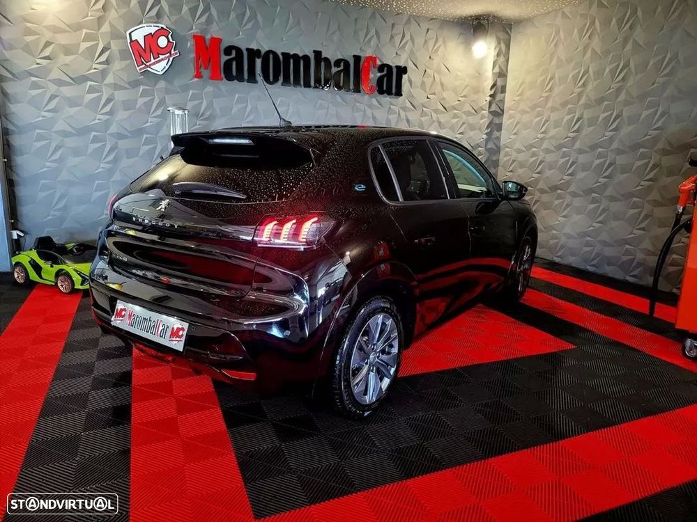 Peugeot e-208 Allure - 9