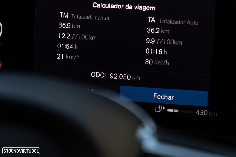 Volvo XC 60 2.0 B4 R-Design Geartronic - 17