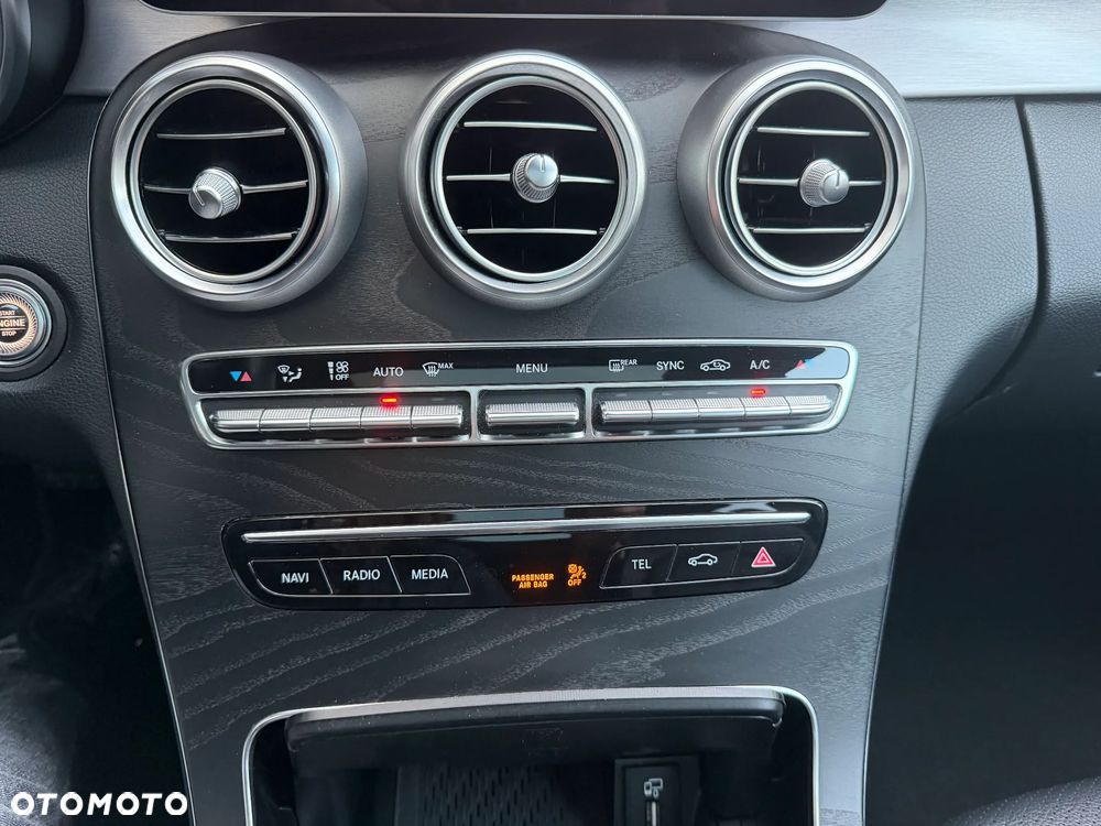 Mercedes-Benz Klasa C 200 9G-TRONIC AMG Line - 26