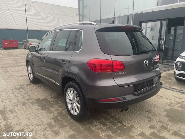 Volkswagen Tiguan 2.0 TDI DPF 4Motion BlueMotion Technology Trend & Fun - 10