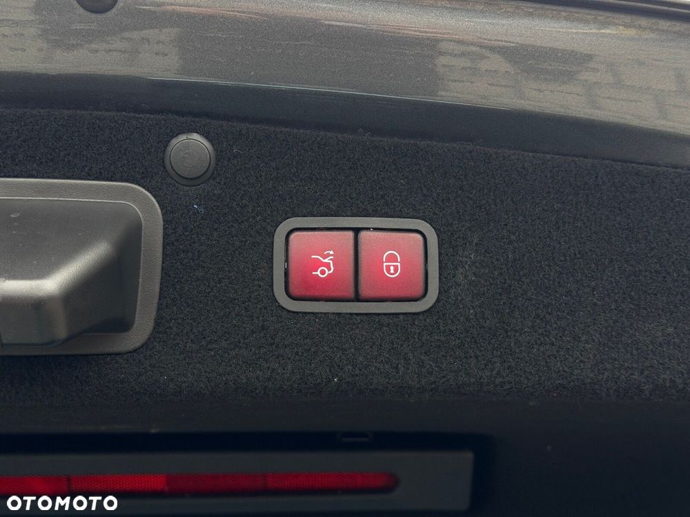 Mercedes-Benz Klasa S 560 4-Matic L 9G-TRONIC - 38