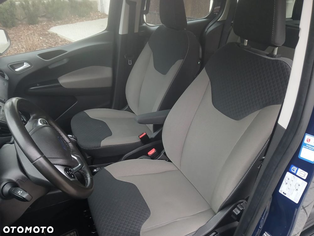 Ford Tourneo Courier - 16