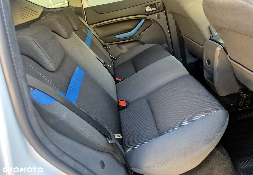 Ford Kuga 2.0 TDCi 2x4 Titanium - 14