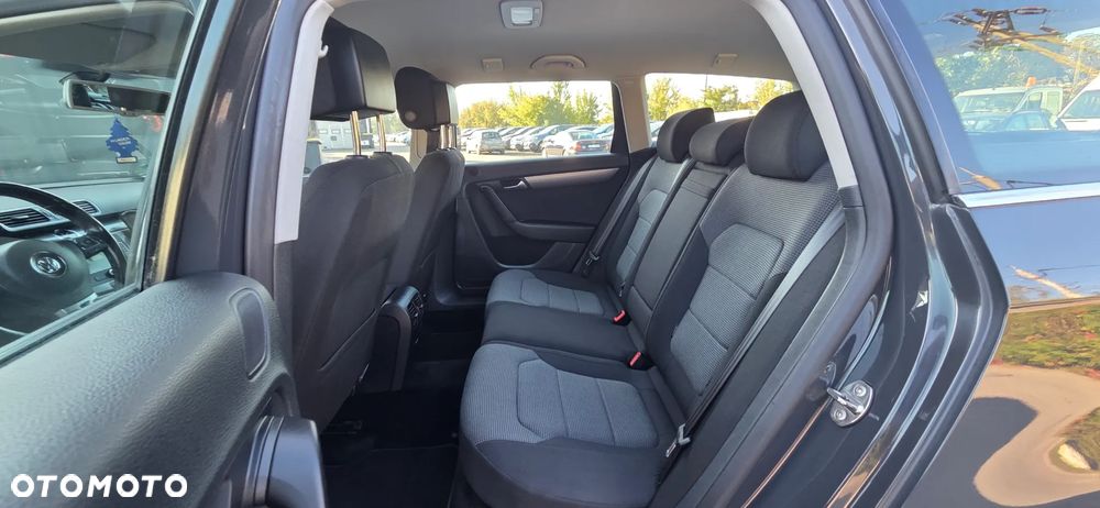 Volkswagen Passat Variant 2.0 Blue TDI DSG SCR Highline - 33
