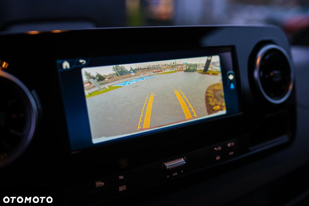 Mercedes-Benz eSprinter - 16