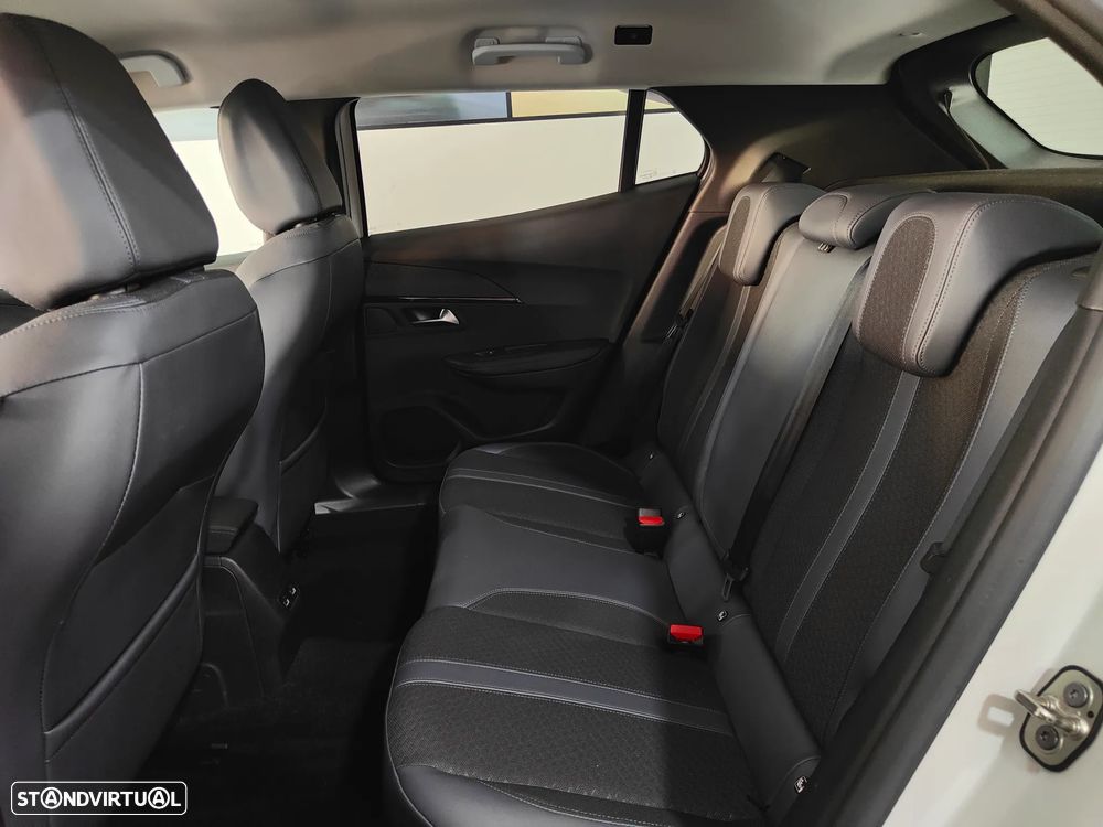 Peugeot 2008 1.2 PureTech Allure - 40