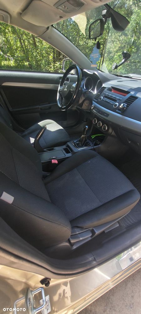 Mitsubishi Lancer 1.8 Invite - 18