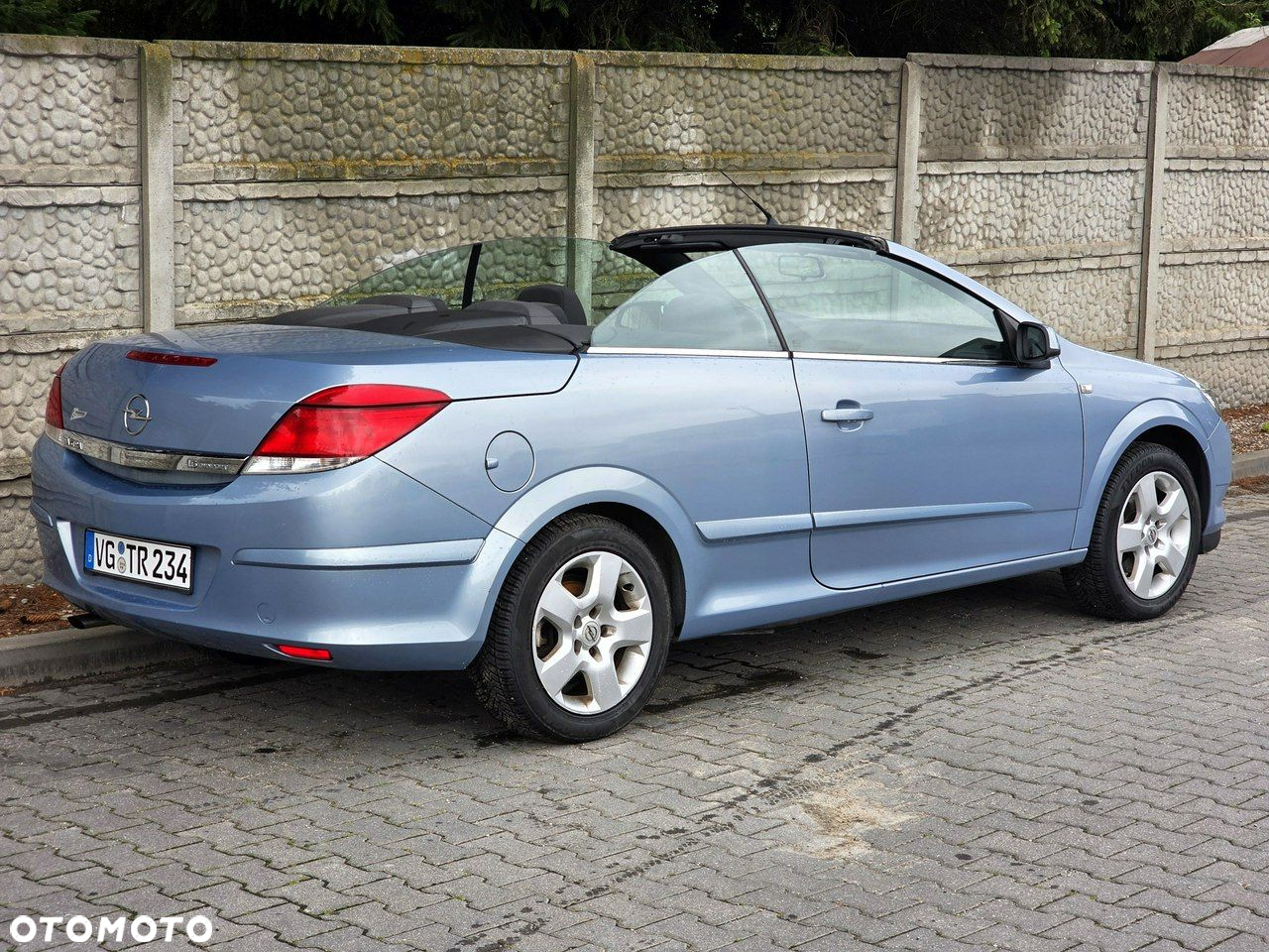 Opel Astra TwinTop 1.6 Enjoy - 10